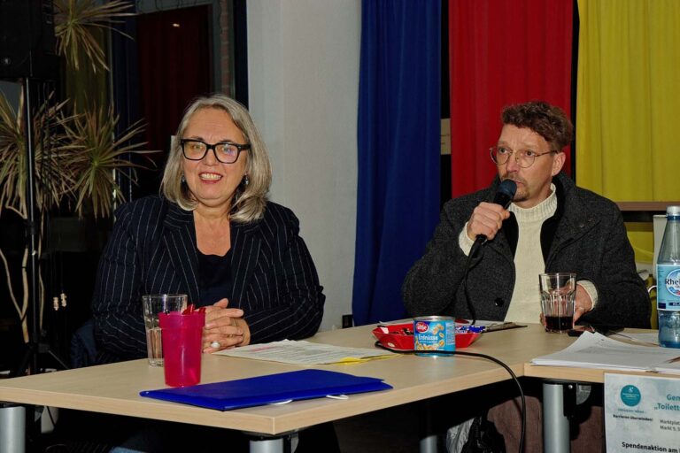Die Landtagsabgeordneten Anja Butschkau (SPD) und Dennis Sonne (Bündnisgrüne) unterstützen das Projekt "Toilette für alle", sehen aber deutliche Finanzierungsprobleme, wenn es um Zuschüsse aus öffentlichen Kassen geht. Fotos: Verein