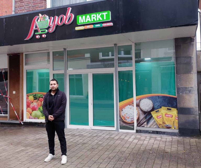 Said Ayob eröffnet in der kommenden Woche den gleichnamigen Markt an der Bonenstraße 34 in Werne. Foto: Wagner