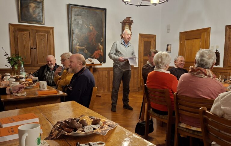 Die Kolpingsfamilie ließ das Jahr gemütlich bei einer Adventsfeier ausklingen. Foto: E. Schwert