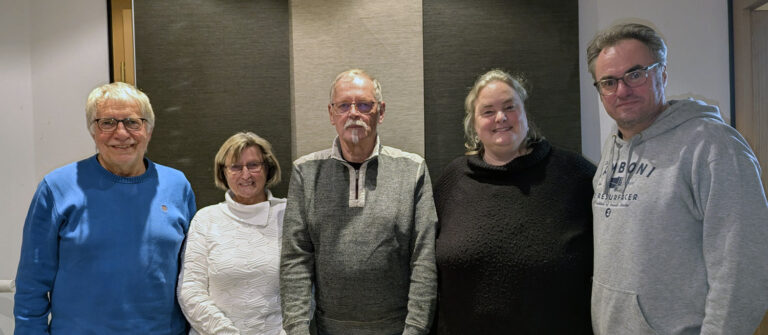 Der neue Vorstand mit (von links) Mario Neubauer (2. Kassierer), Hedwig Trümper (Schriftführerin), Richard Wollenberg (1. Vorsitzender), Petra Klein (1. Kassiererin) und Christian Neugebauer (2. Vorsitzender). Foto: privat