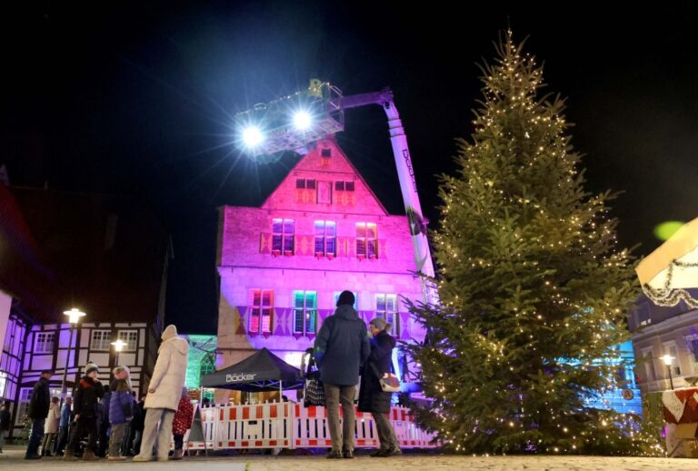 Weihnachtsmarkt führt in die Welt der Märchen und luftige Höhen