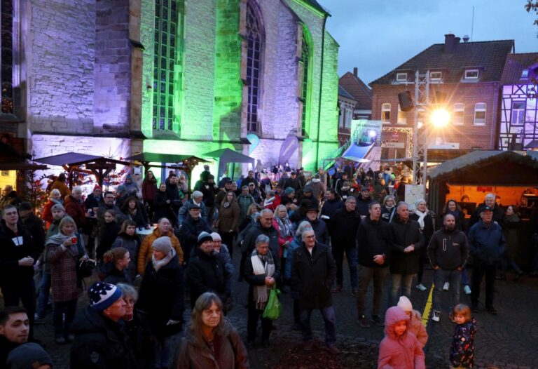 Start mit Baumkuchen: Weihnachtsmarkt bietet viel Programm bis 14. Dezember
