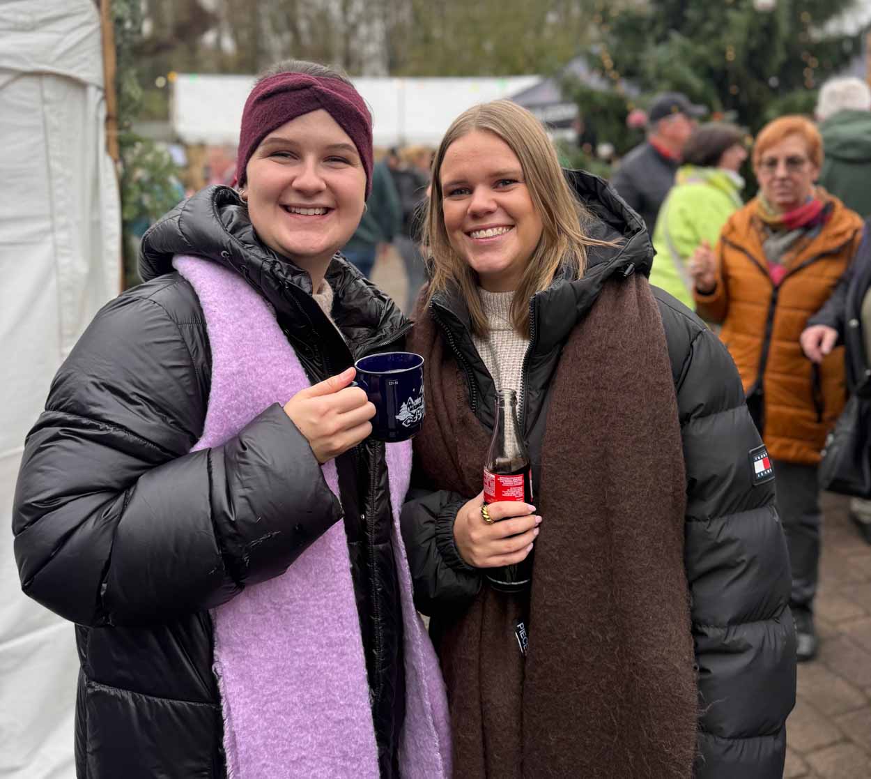 Gute Stimmung herrschte wieder einmal auf dem Weihnachtsmarkt in Langern. Fotos: Verein