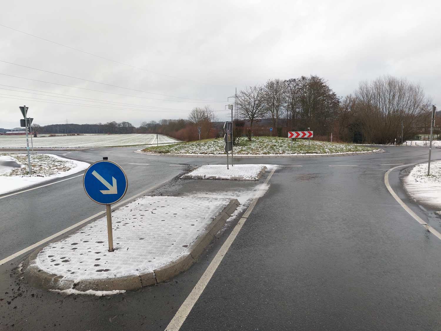 Die UWW fordert eine bessere Beleuchtung am Kreisverkehr B54/ Nordlippering. Foto: Wagner