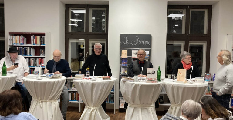 Der unterhaltsame Bücherstreit findet eine Fortsetzung. Nächste Ausgabe des Literaturniers ist am Aschermittwoch in der Stadtbücherei Werne. Foto: Verein