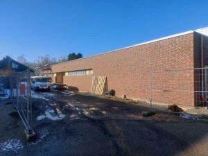 Die Fertigstellung der großen Turnhalle am Gymnasium St. Christophorus verzögert sich erneut. Fotos: Wagner