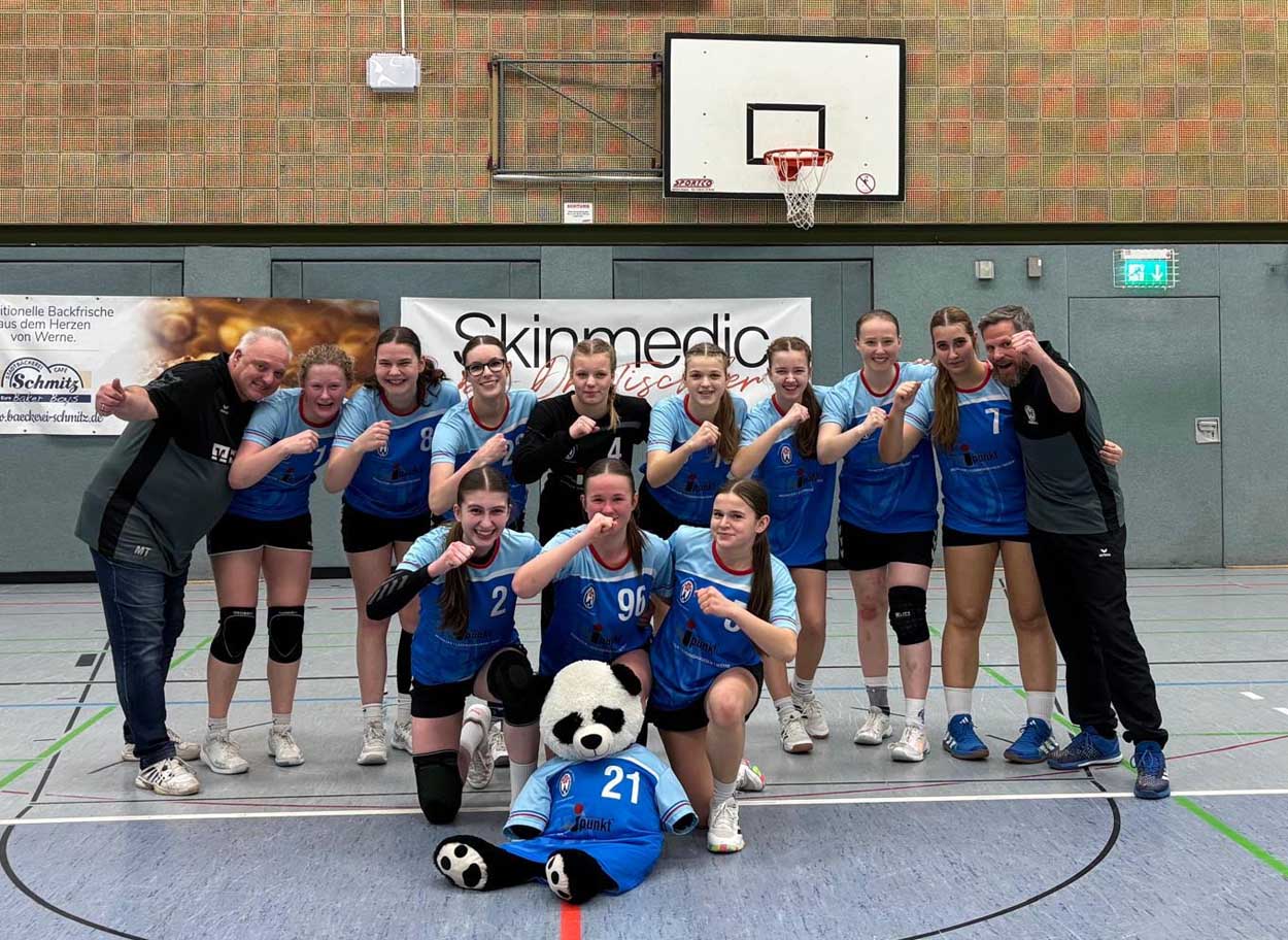 Die weibliche B-Jugend des TV Werne 03 hat sich erneut vorzeitig den Kreismeistertitel gesichert. Fotos: Verein