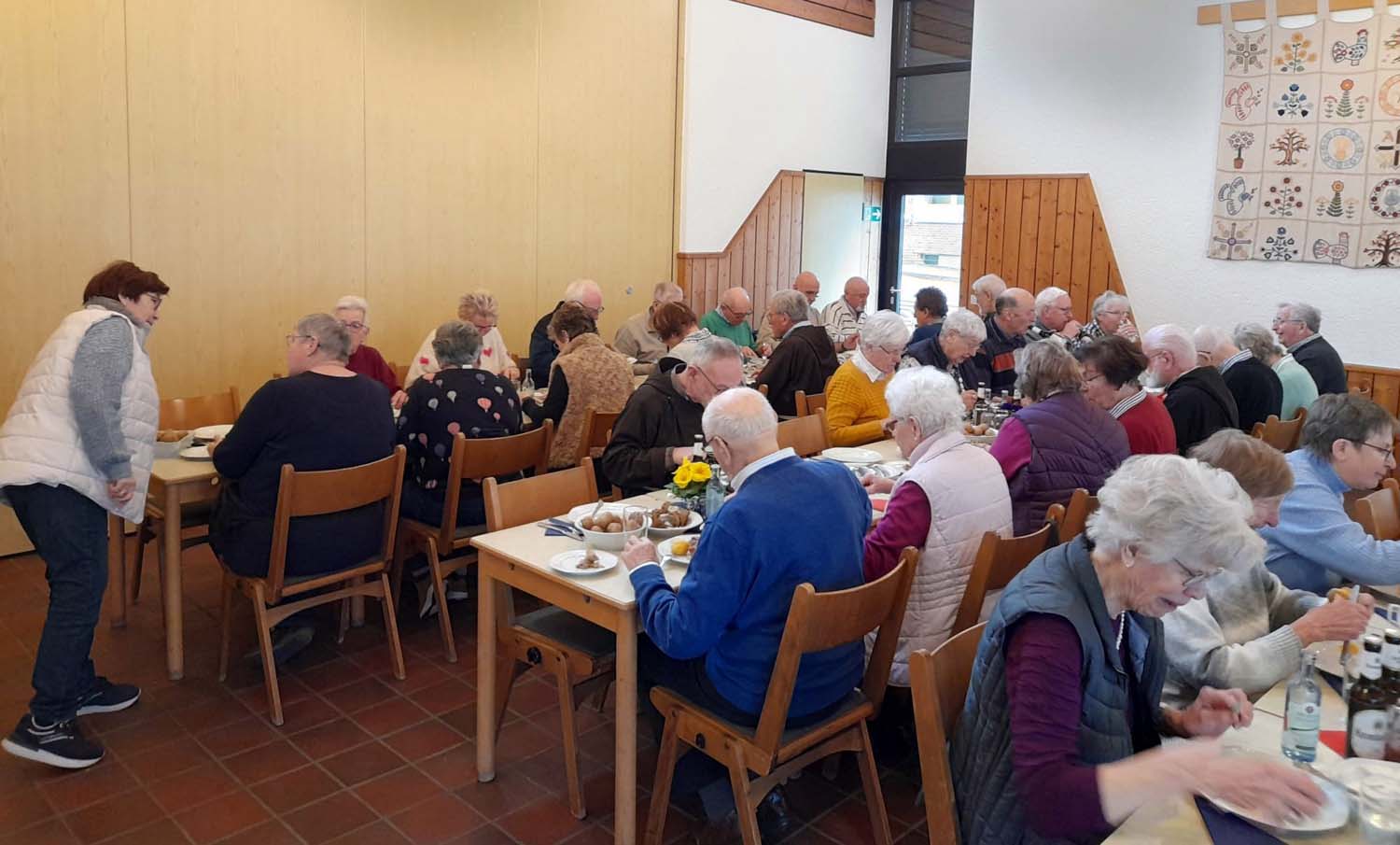 Das Fischessen zur Fastenzeit fand wieder großen Anklang in der Kolpingsfamilie Werne. Foto: E. Schwert