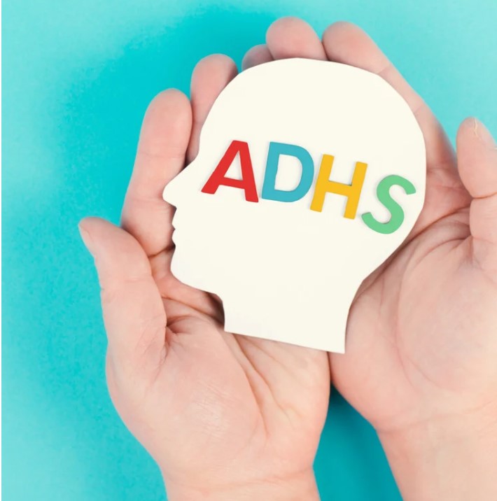 Einen Workshop zum Thema ADHS bietet die VHS Werne. Foto: CanvaPro