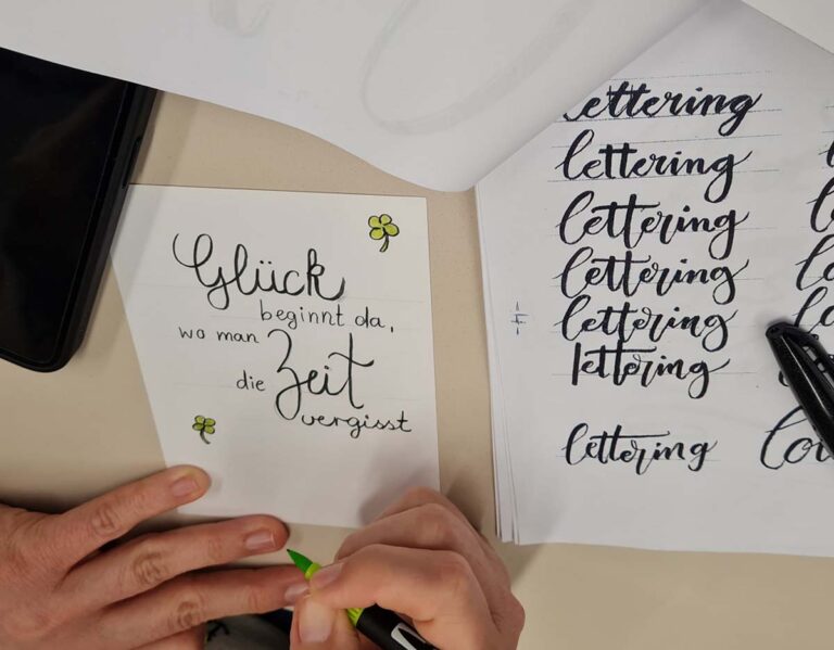 Einen Handlettering-Workshop bietet wieder die Volkshochschule Werne an. Symbolbild: pixabay