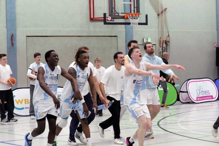 Geschafft! Die LippeBaskets Werne spielen auch in der nächsten Saison 1. Regionalliga. Fotos: Wagner