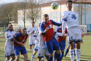 Kein Mittel fand der Werner SC gegen die Defensive des VfL Senden und blieb torlos. Fotos: Wagner