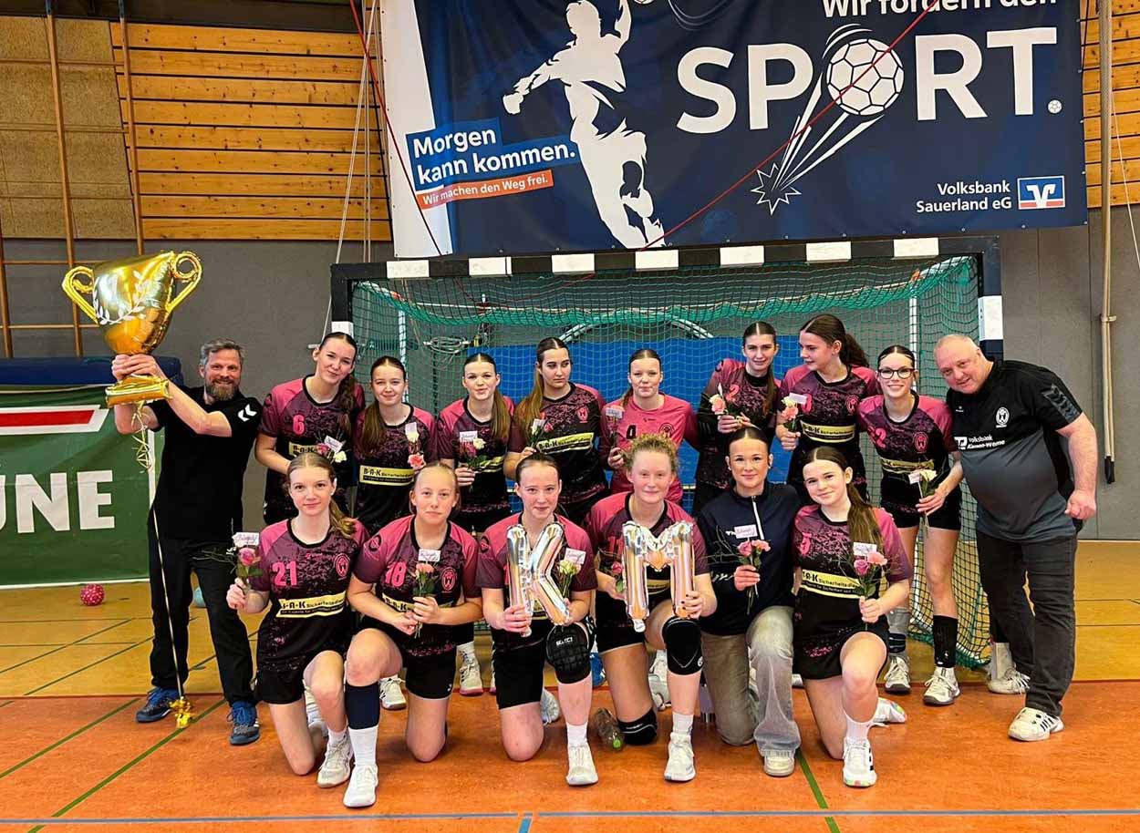 Nur eine Saisonniederlage kassierte die weibliche B-Jugend des TV Werne. Verdienter Lohn: der Kreismeistertitel. Foto: Verein