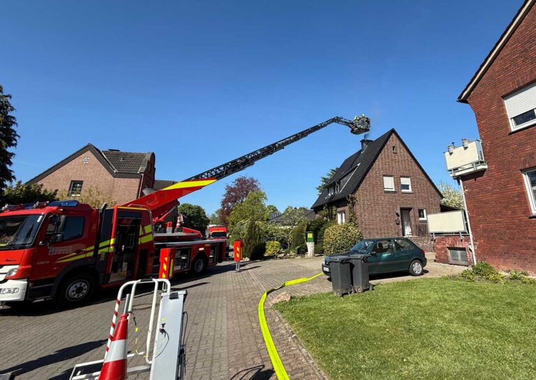 Zu einem Kaminbrand an der Lohstraße eilte am Donnerstagmorgen die Feuerwehr. Foto: FFW