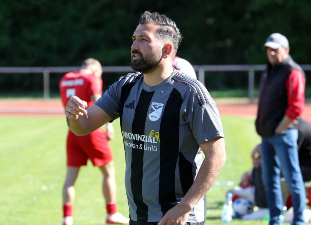 Trainer Aykut Kocabas wechselte sich selbst ein.