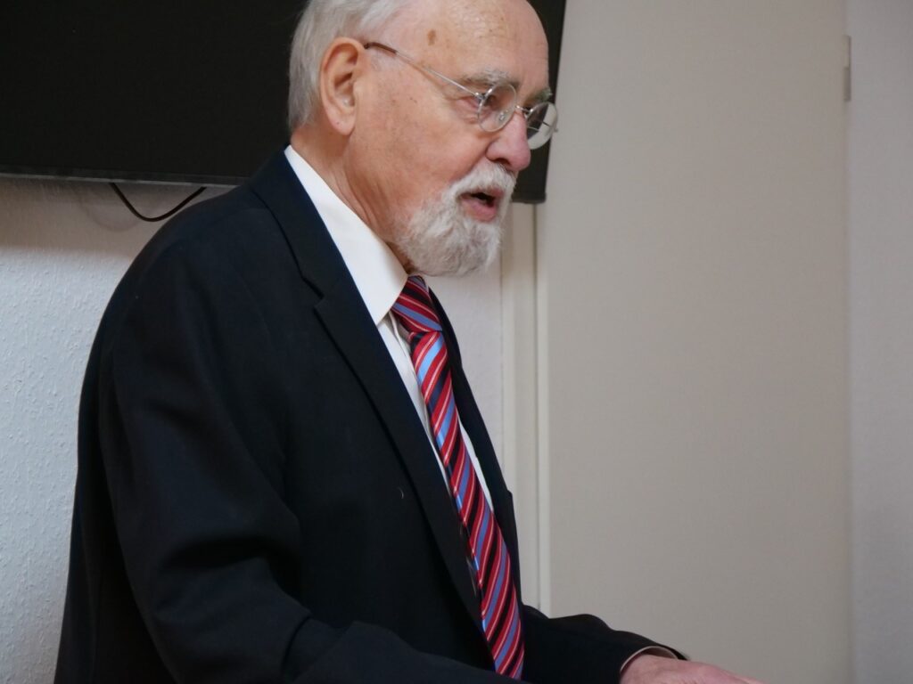 Wilfried Zurstrassen erzählt von den Anfängen der Stiftung. Foto: Schwarze