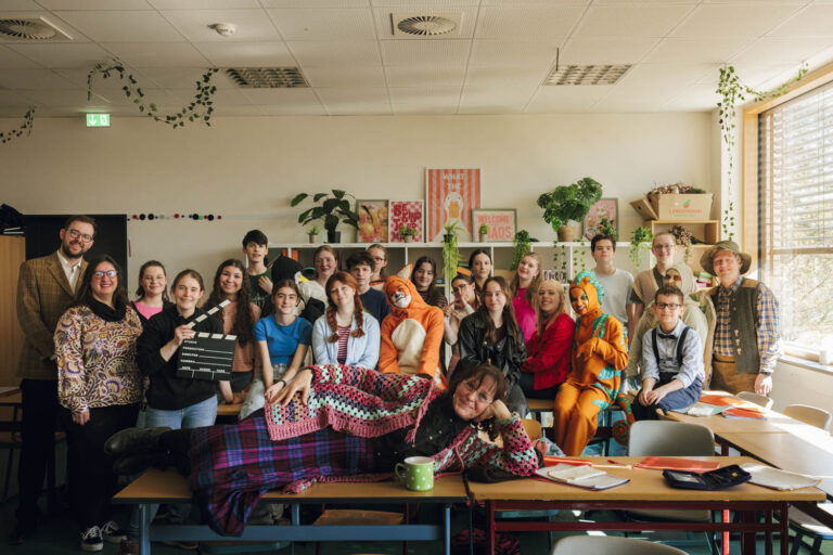 Das Ensemble des Familienstücks "Die Schule der magischen Tore" steht in den Startlöchern. Foto: FB
