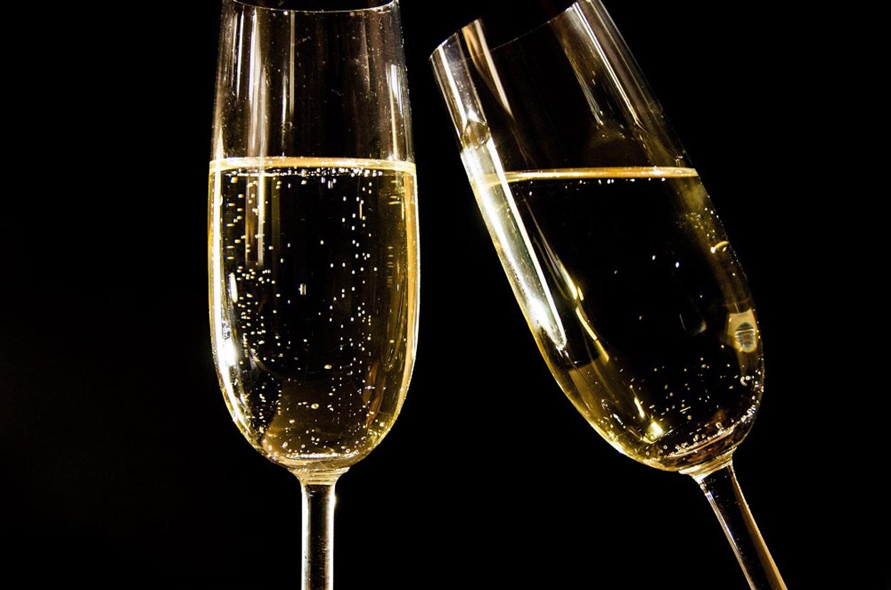 Was ist der Unterschied zwischen Champagner, Sekt, Crémant, Cava und Prosecco? Dieser und anderen Fragen geht die VHS Werne auf den Grund. Symbolbild: pixabay