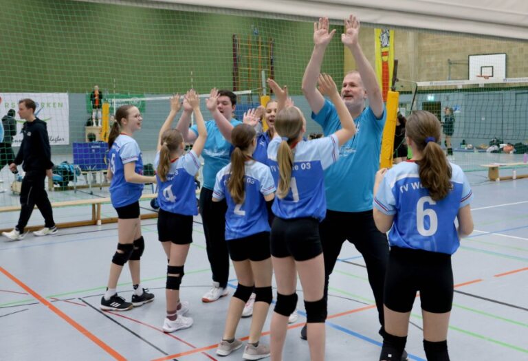 Die U13-Mädchen des TV Werne durften sich gegen starke Konkurrent über Platz zehn freuen. Fotos: Volkmer