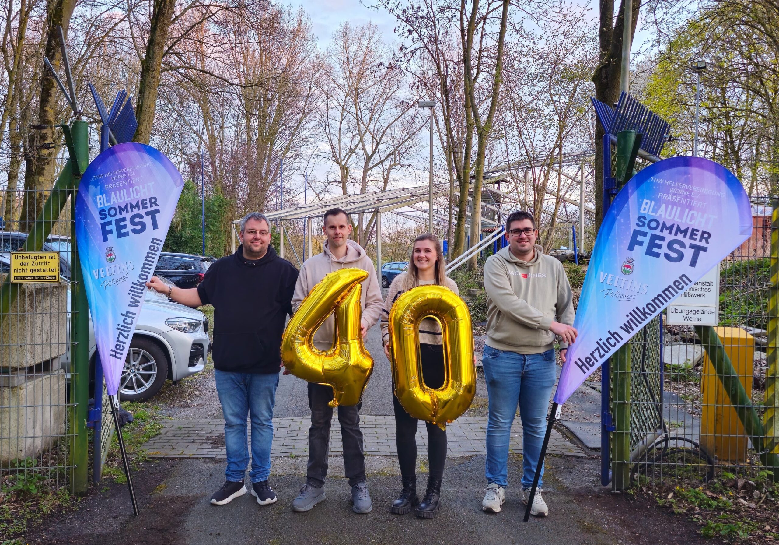 Freuen sich auf das 40. Blaulichtsommerfest: das Organisationsteam mit (v.l.) Marcel Drüker, Florian Bressler, Kyra Küster und Damian Jakubik. Foto: N. Schwerd