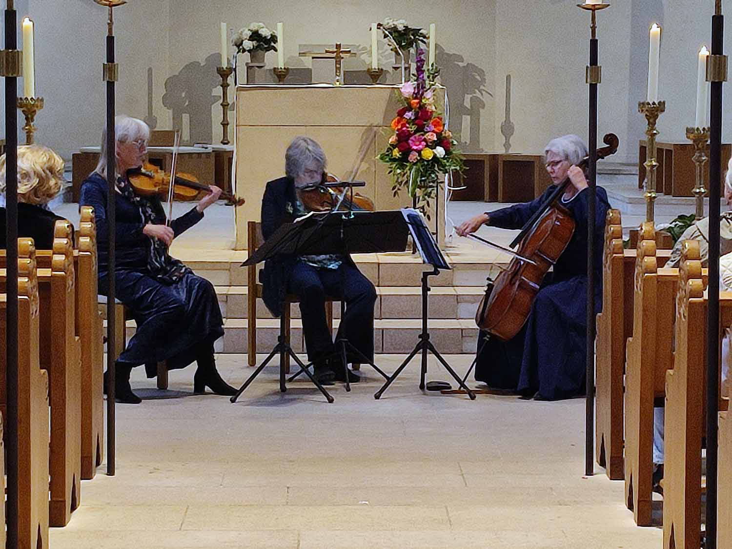 Das „Trio Da Capo“ glänzte an den jeweiligen Instrumenten in atemberaubender Weise in der Pfarrkirche St. Christophorus. Foto: D. Wensing