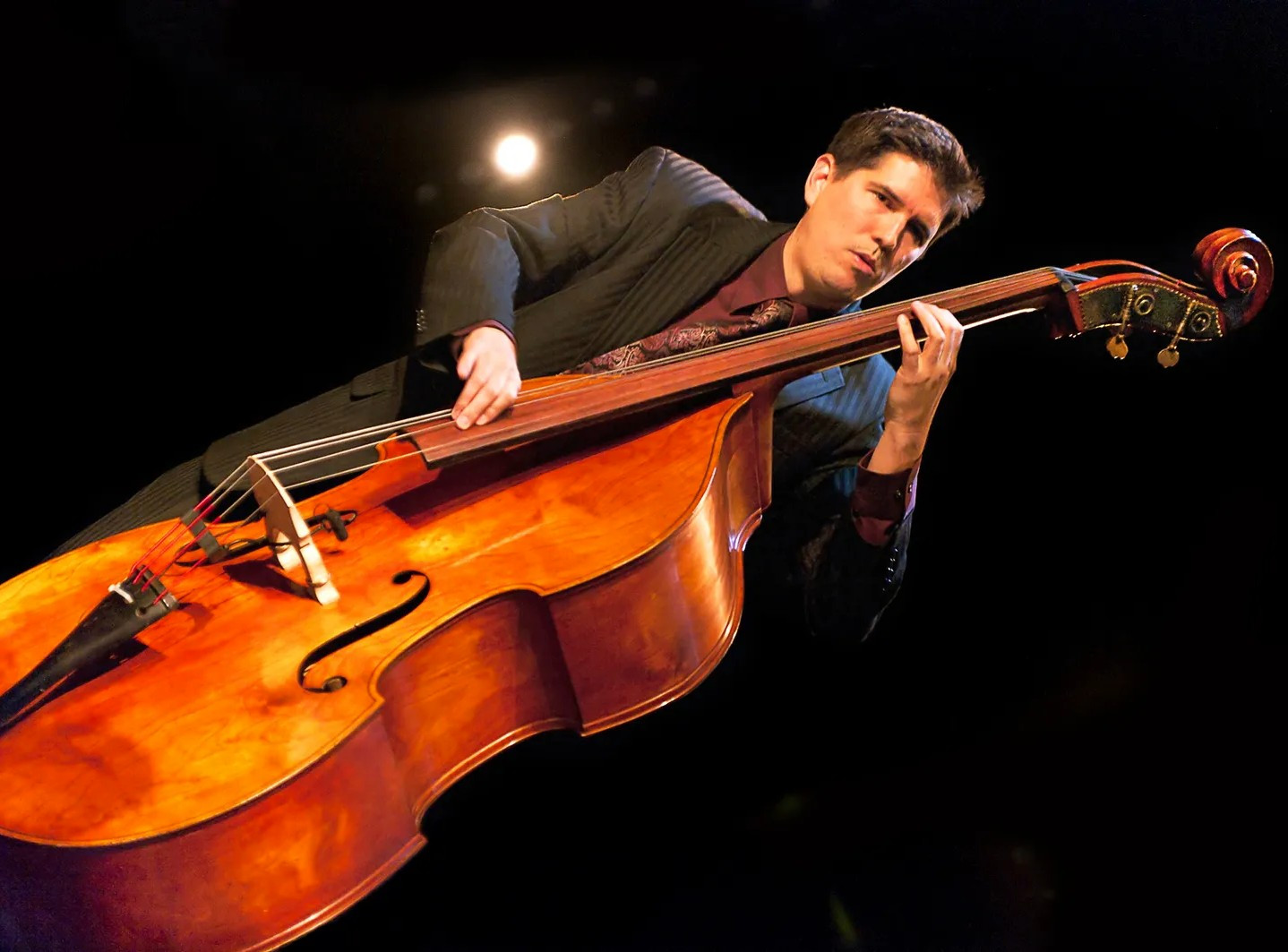 Seit seinem Debüt 1992 ist Cliff Schmitt mit seinem Kontrabass auf großen internationalen Jazz-Festivals zuhause. Foto: privat
