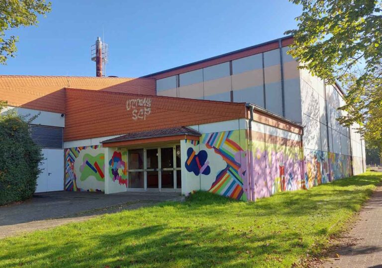 Während die Stromversorgung im Schulgebäude wieder hergestellt wurde, bleibt die Linderthalle für den Schul- und Vereinssport noch geschlossen. Archivfoto: Wagner