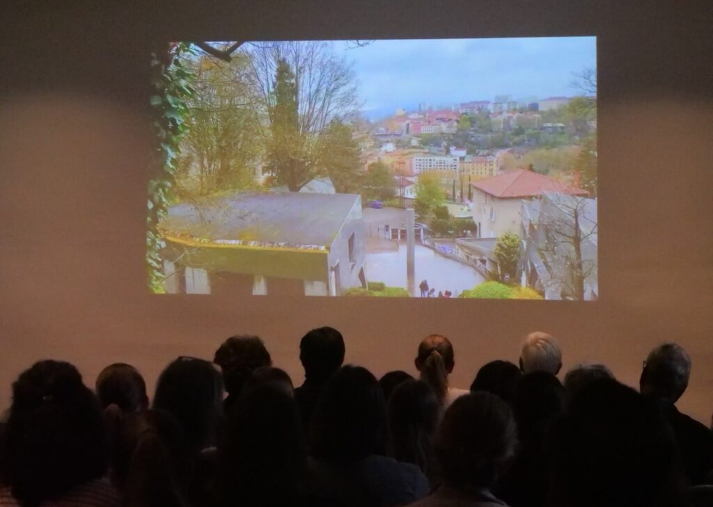 Blick auf die Schullandschaft des Externats und auf Lyon aus einem Kurzfilm französischer Schüler. Foto: Schwarze