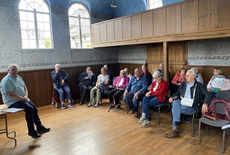 Rund 20 Teilnehmende des Heimatvereins Werne waren auf Erkundungstour in Bork. Foto: Heimatverein