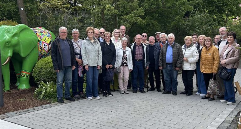 Das Bild zeigt die Teilnehmenden beim Besuch des Maximilianparks in Hamm. Foto: Reinhard Hasler