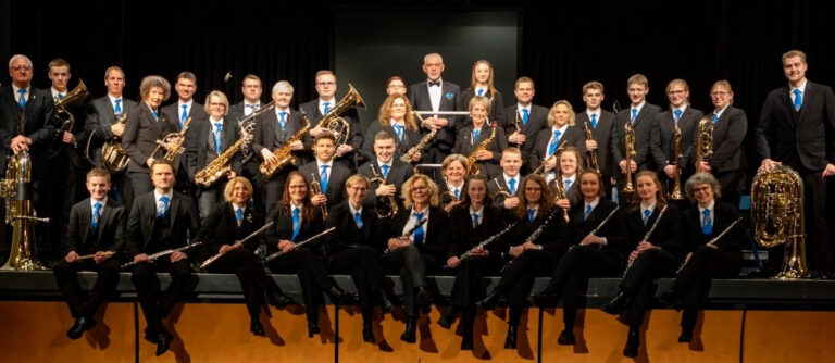 Bekannt und beliebt: Die Blaskapelle Schwartländer spielt zum Konzert an der Saline auf. Foto: Isabel Schütte