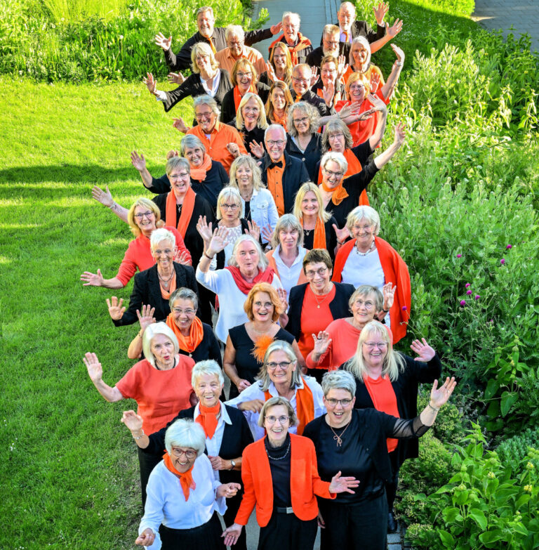 Der Gospelchor Sing4Soul aus Hemer bringt beim Kurkonzert am Gradierwerk im August eine bunte Mischung aus bekannten und aktuelle Gospelsongs zu Gehör. Foto: Oliver Pohl