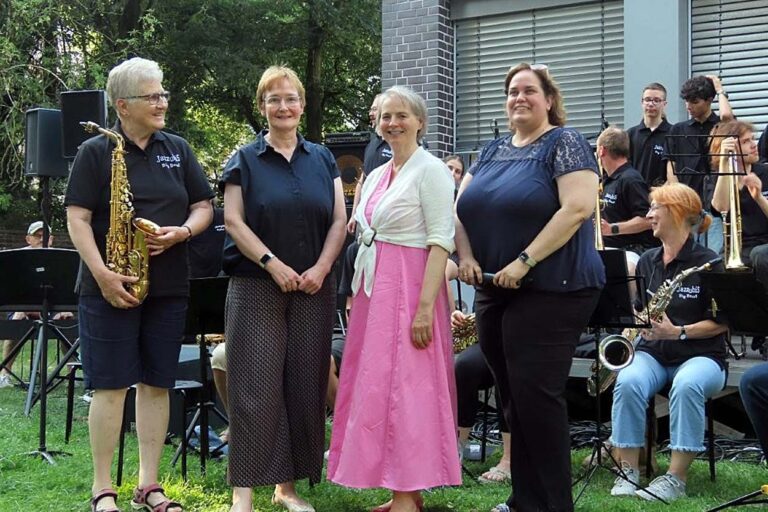 Der Förderkreis der Musikschule Lünen freute sich über die Spende des Inner Wheel Clubs. Foto: privat/Musikschule Lünen