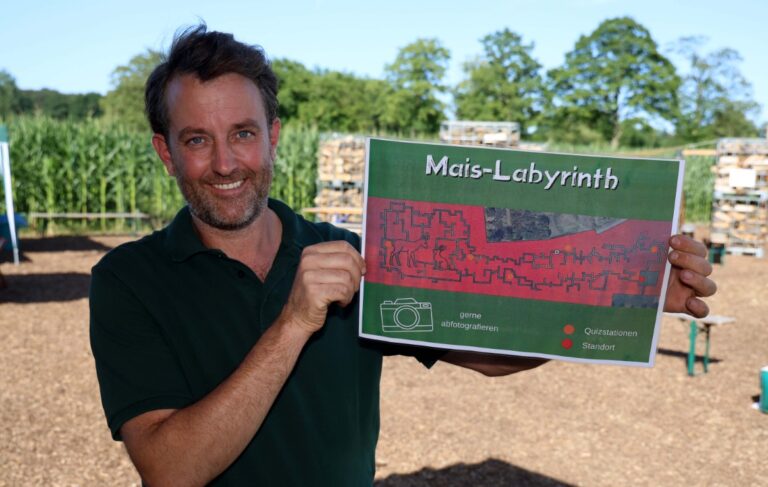 Neue Saison ist gestartet: Viele Irrwege warten im Maislabyrinth