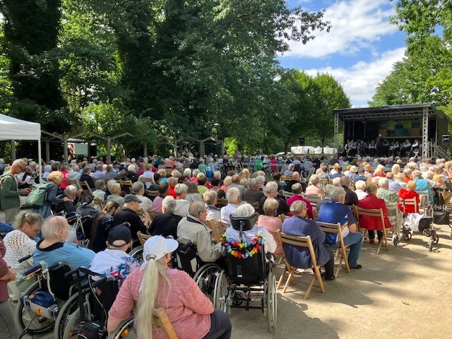 Der Gospelchor Sing4Soul begeisterte zum Abschluss der sommerlichen Konzertreihe am Gradierwerk das Publium. Foto: Stadt Werne