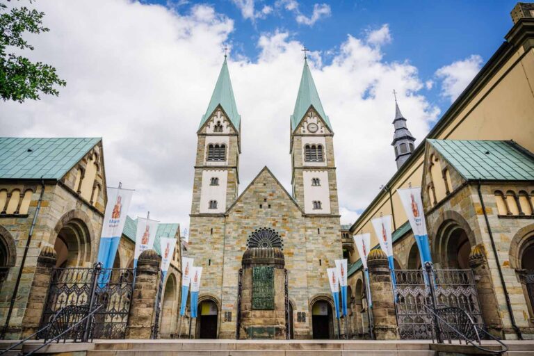 Die heutige Wallfahrtsbasilika in Werl wurde zwischen 1904 und 1906 errichtet. Foto: Besim Mazhiqi / Erzbistum Paderborn