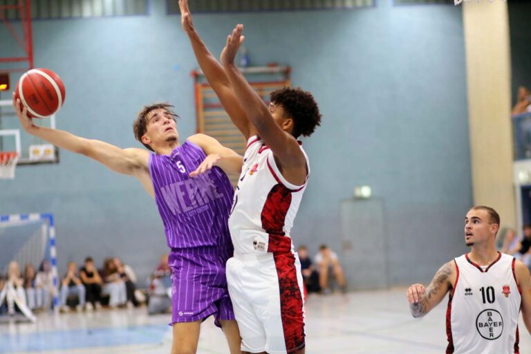 Fynn Lucas und die LippeBaskets holten einen wichtigen Auswärtssieg in Olpe. Foto: Wagner