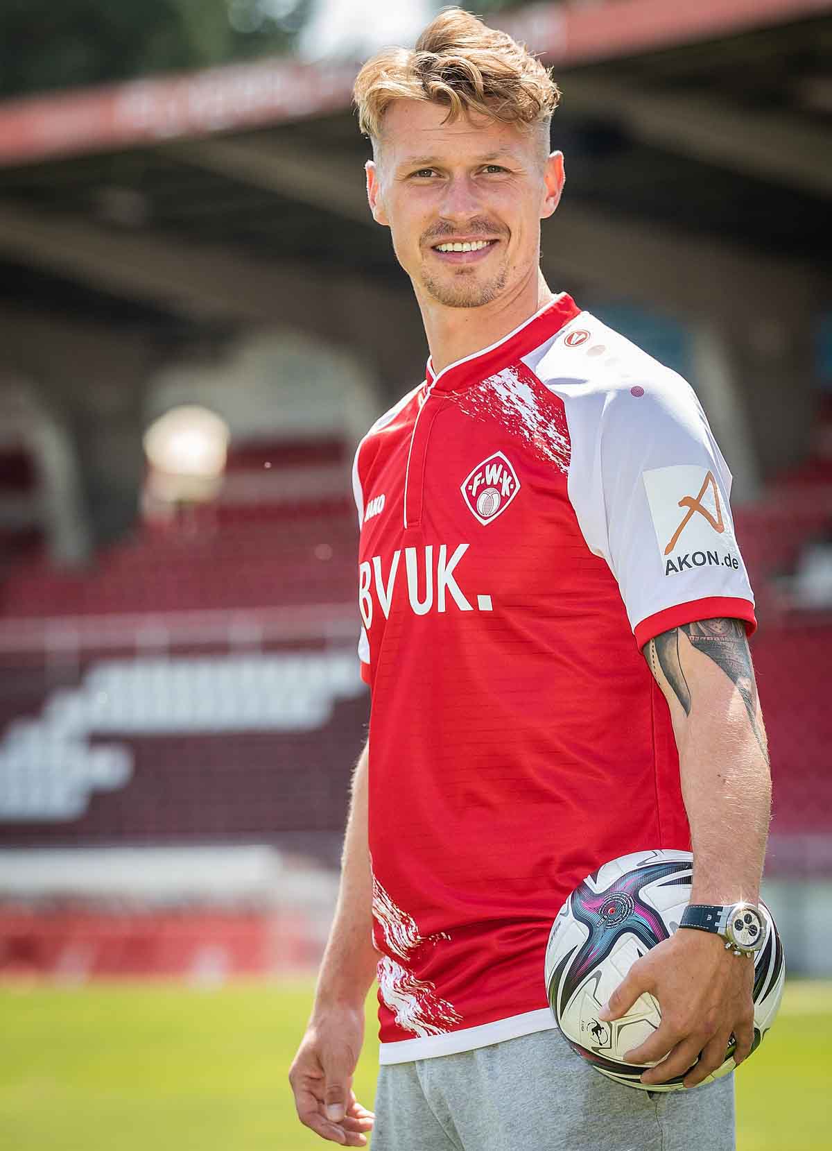 Wernes Fußballprofi Marvin Pourié, hier 2021 im Trikot der Würzburger Kickers, beendet seine aktive Laufbahn. Archivfoto: Silvia Gralla/FC Würzburger Kickers
