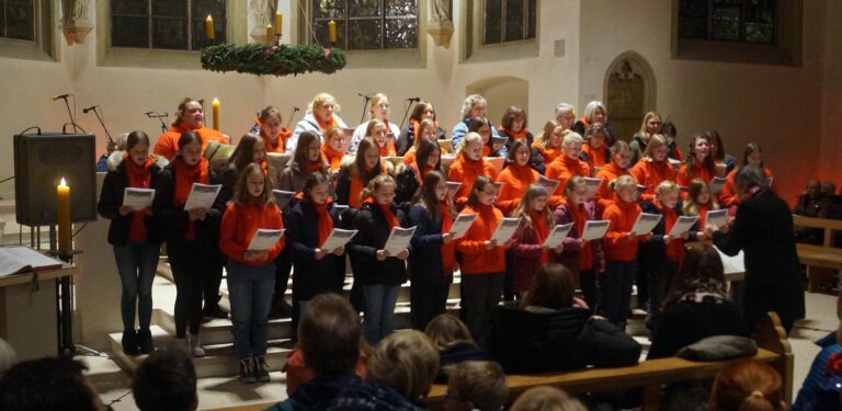 Der Kinder-und Jugendchor „Voices from heaven“ singt beim Evensong in Stockum. Foto: privat