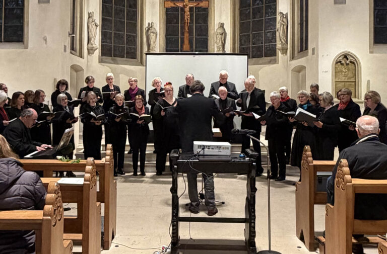Das Benefizkonzert in St. Christophorus verband berührende Musik, persönliche Lebensgeschichten und Hoffnung. Fotos: Musica Sacra Westfalica